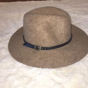 Women’s light brown wool floppy/wide brim hat